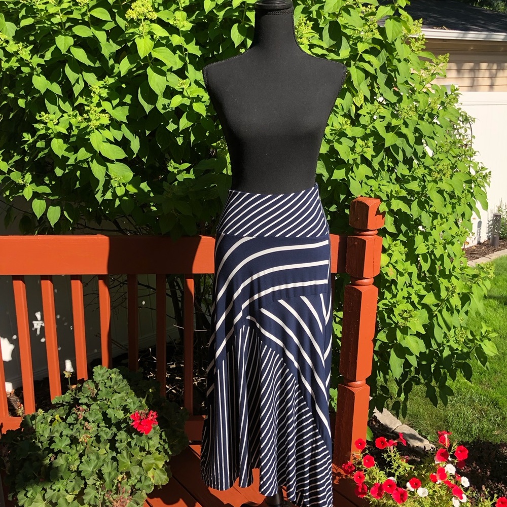 Chic Navy and White Striped Midi Skirt
